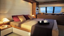 AZIMUT 98 - Master Cabin